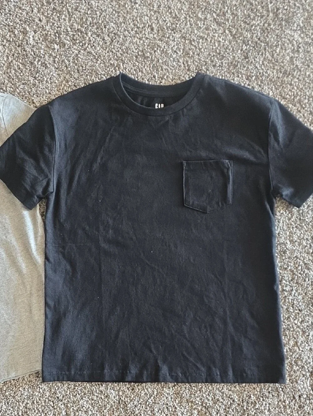 GAP Teen Short-Sleeve Pocket Tees in Black and Light Gray. Size 10. NWT